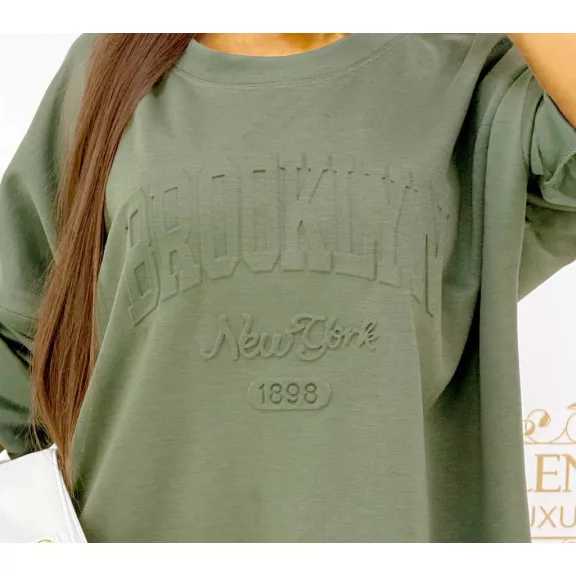 Domború Brooklyn mintás oversize női tunika - Keki Domború Brooklyn mintás oversize női tunika - Keki