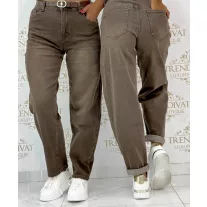   Barna magas derekú női farmernadrág – koptatott mom jeans övvel "BS1226-60" - XS