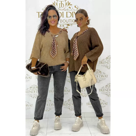 Elegáns finomkötött női felső beépített pöttyös kendővel - camel Elegáns finomkötött női felső beépített pöttyös kendővel - camel