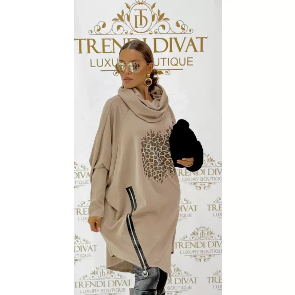 Leopárdmintás strasszos női oversize sálgalléros tunika - Camel barna Leopárdmintás strasszos női oversize sálgalléros tunika - Camel barna