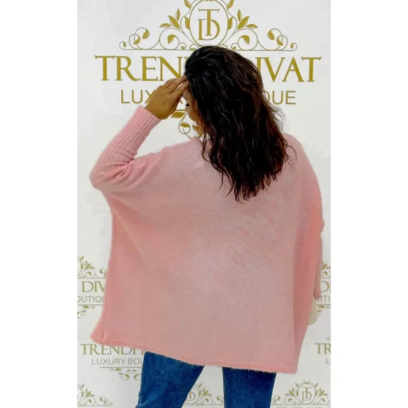 Oversize női kötött denevérujjú pulóver nyaklánccal – púder Oversize női kötött denevérujjú pulóver nyaklánccal – púder
