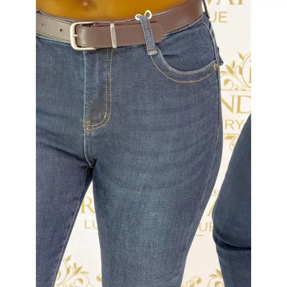 Testhezálló női slim fit farmernadrág különleges hátsó zsebmegoldással, övvel "SZ3636-G" - XL