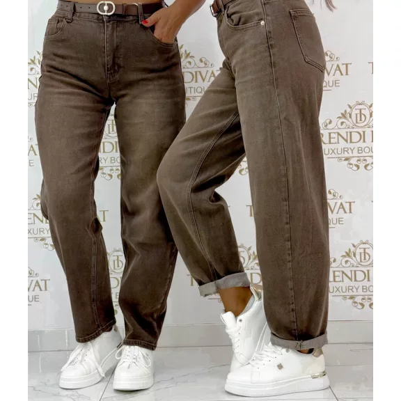 Barna magas derekú női farmernadrág – koptatott mom jeans övvel "BS1226-60" - M Barna magas derekú női farmernadrág – koptatott mom jeans övvel "BS1226-60" - M