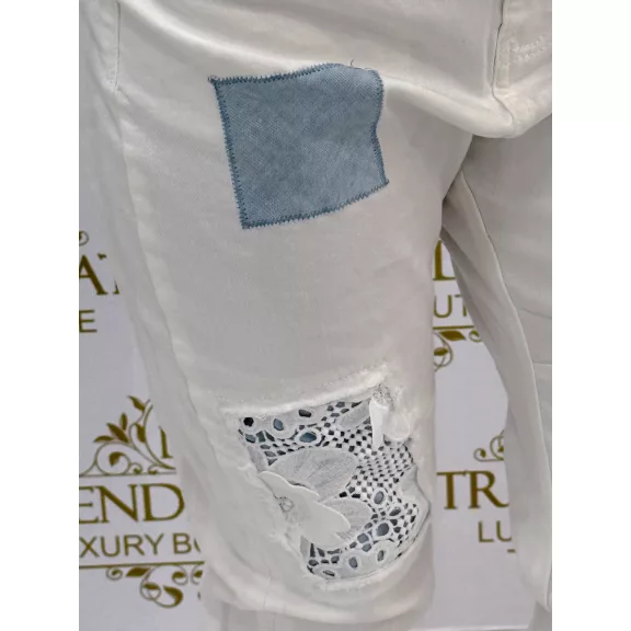 White jeans with crochet flower pattern "SW1907" - S White jeans with crochet flower pattern "SW1907" - S