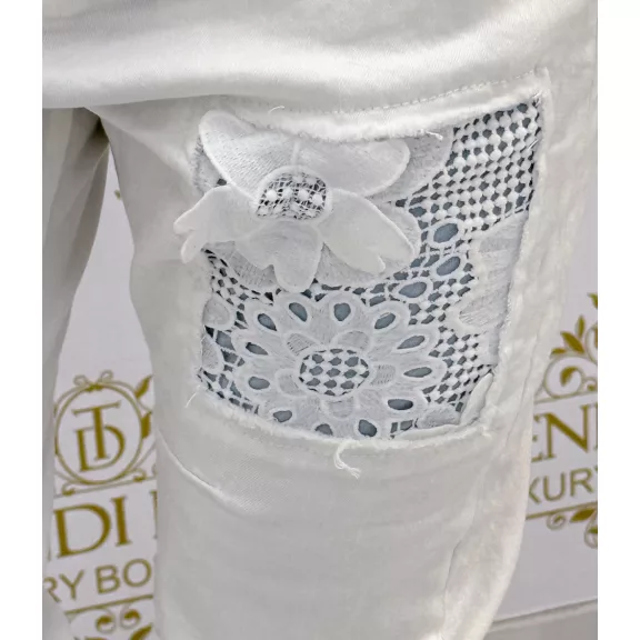 White jeans with crochet flower pattern "SW1907" - S White jeans with crochet flower pattern "SW1907" - S