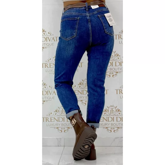 Plus size, koptatott kék Slim-Straight női farmer szegecses barna övvel "M1512-2" - L Plus size, koptatott kék Slim-Straight női farmer szegecses barna övvel "M1512-2" - L