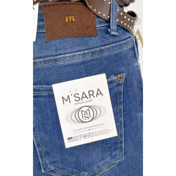 Plus size, koptatott kék Slim-Straight női farmer szegecses barna övvel "M1512-2" - L Plus size, koptatott kék Slim-Straight női farmer szegecses barna övvel "M1512-2" - L