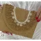 Bohó stílusú fonott borítéktáska arany flitteres díszítéssel - Camel barna