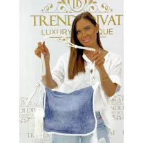   Exkluzív „Denim Geometry” Táska – Strukturált farmerhatású kézitáska fehér szegéllyel