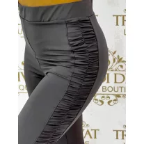   Magas derekú, oldalt ráncolt rugalmas anyagú leggings "M60002" - Fekete - XS