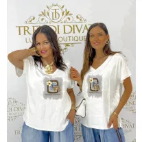   Women's v-neck satin top with 3D letter appliqué - White / Ekrü - White / Méret nélküli
