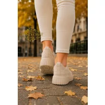   Bordázott talpú női velúr sportcipő – Bézs színű, platform fűzős sneaker - Bézs - 39
