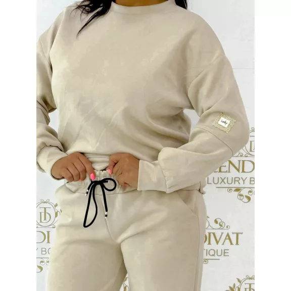 Women's warm set with loose legs decorated with "Lucky" appliqué - Chocolate