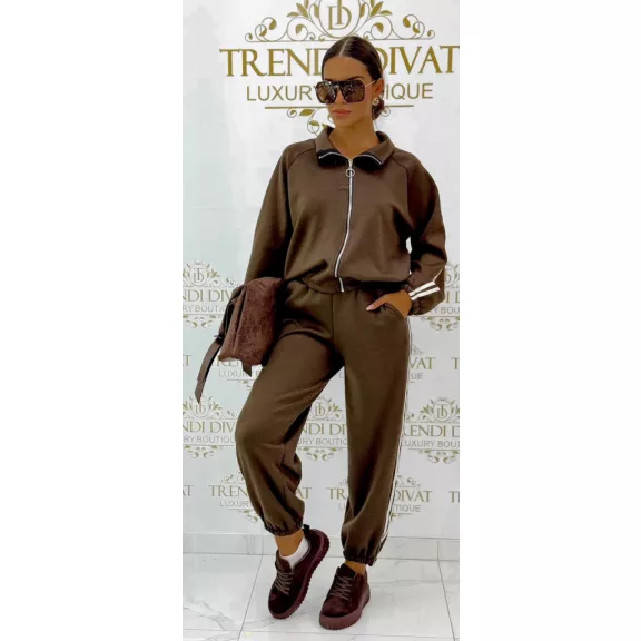 Side-striped women's warm-up set - two-piece leisure set with zipper - Chocolate