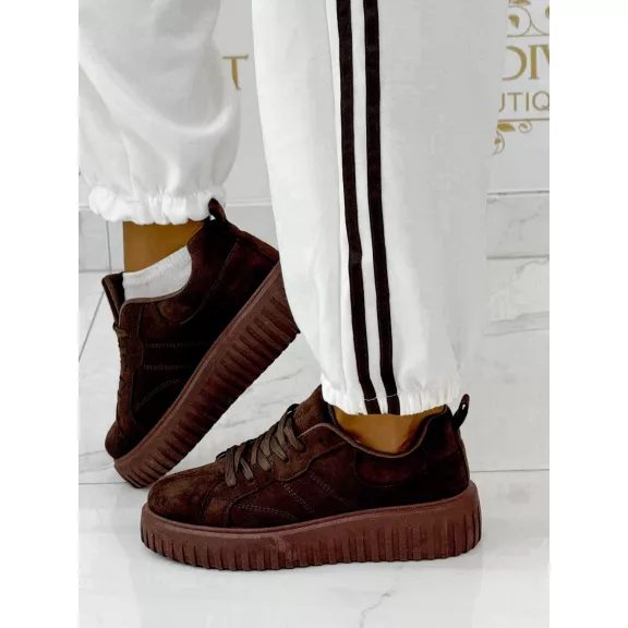 Side-striped women's warm-up set - two-piece leisure set with zipper - White