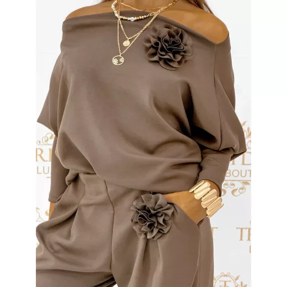 Two-piece casual ensemble with 3D removable floral decoration - Chocolate