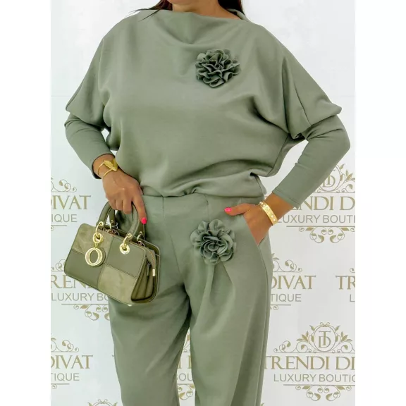 Two-piece casual ensemble with 3D removable floral decoration - Khaki