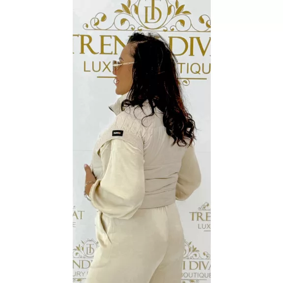 Stand-up collar, short style, quilted, zippered vest - Beige