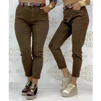   Magas derekú női mom fit farmernadrág, ajándék övvel "BF5796-60" - Csoki barna - XS
